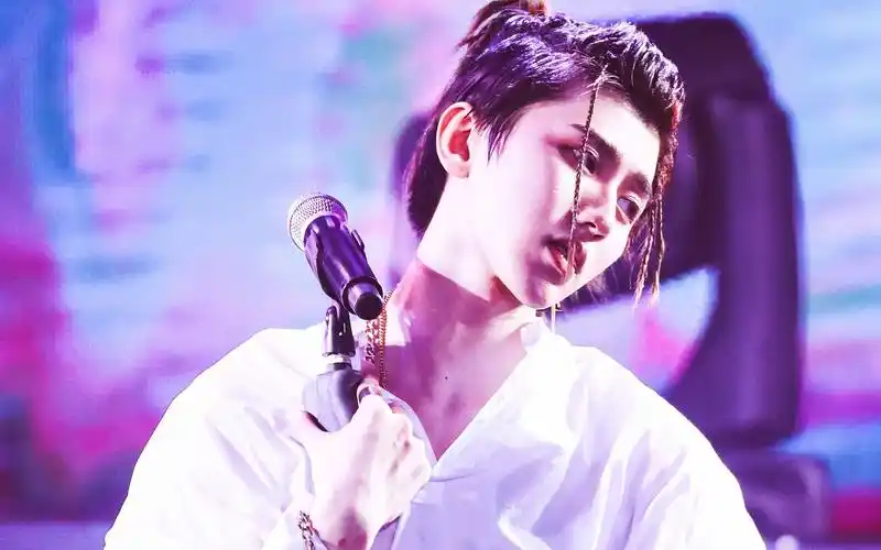 超帅气蔡徐坤舞台壁纸最帅气的蔡徐坤