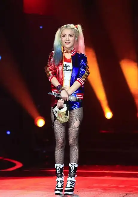 李嘉格虽然没有夺冠,但是她在这个舞台上却意外的收获了爱情,她的人生