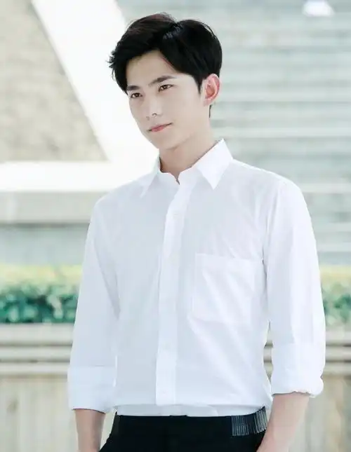 就算帅到掉渣,"大脑空空",只会皱眉的杨洋也该磨炼演技了!