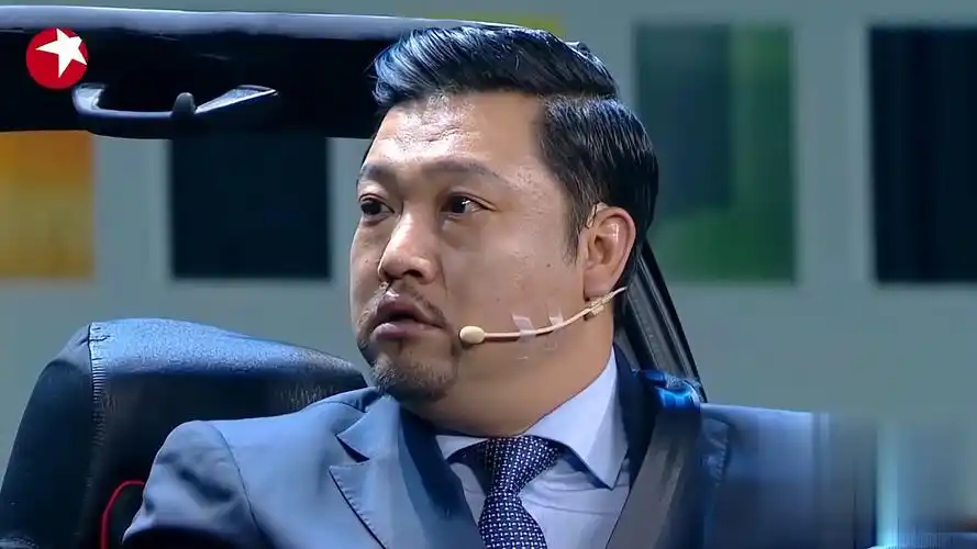 小品《爱的专车》,贾冰舞台爆笑寻子,竟还不忘埋汰贾玲