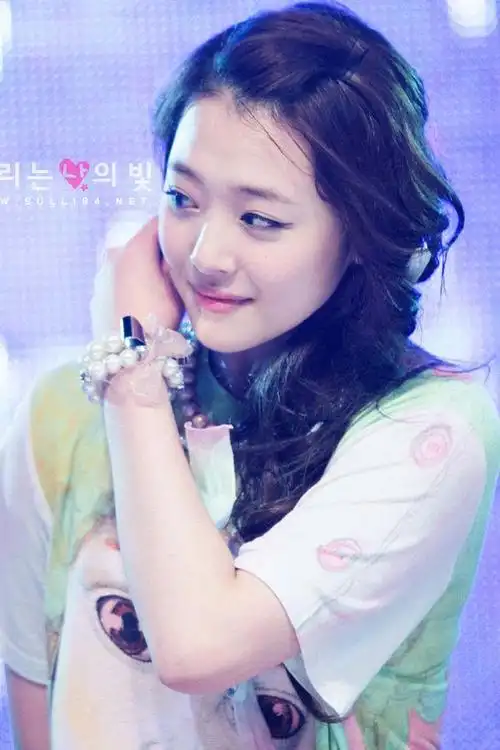 崔雪莉退出fx后现在变得太污了_9万个为什么