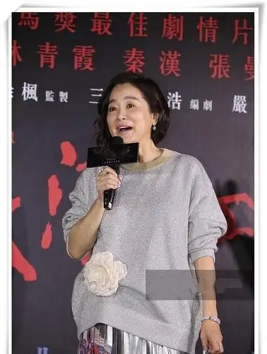 64岁林青霞坚持做自己!不扮嫩不美颜,完美诠释自然老去也很美