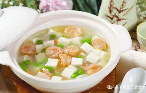 豆腐虾仁,孩子有口福了,比小鲜肉还鲜,简单方便又营养!