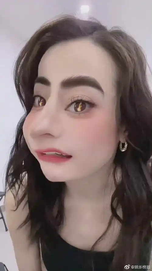 迪丽热巴奇奇怪怪的滤镜