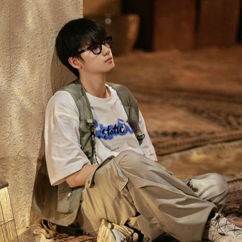 gm墨镜女高级感胡先煦花儿与少年同款太阳镜男2024新款透蓝片眼镜