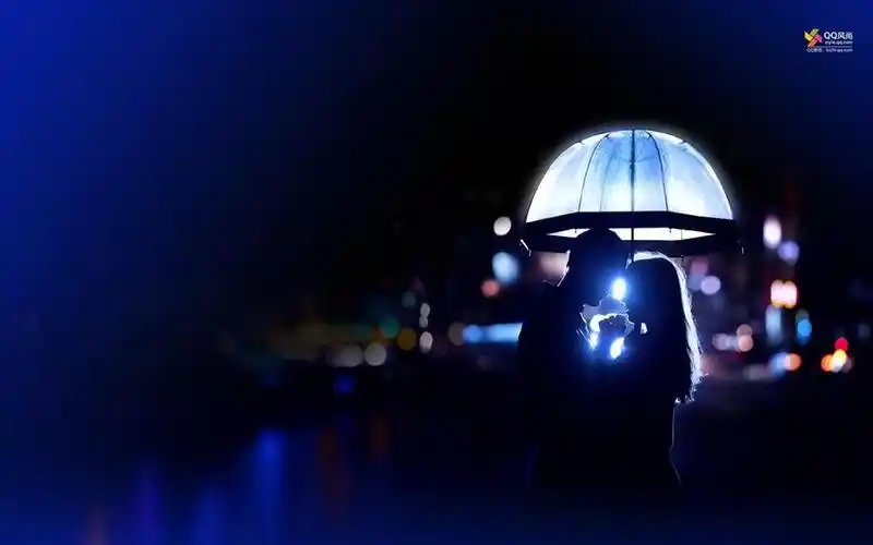 qq浪漫情侣桌面壁纸