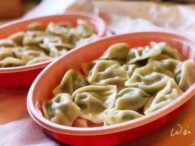 打分 来东北饺子一定得吃哈～叫的外卖～我更喜欢酸菜馅儿的～()