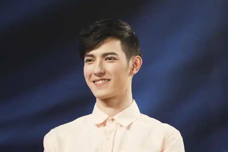 6聚来提·马合木提唱《loves song》