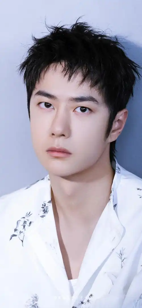 王一博优质壁纸超话#王一博#96    璀璨    96( 8月商务  日常)