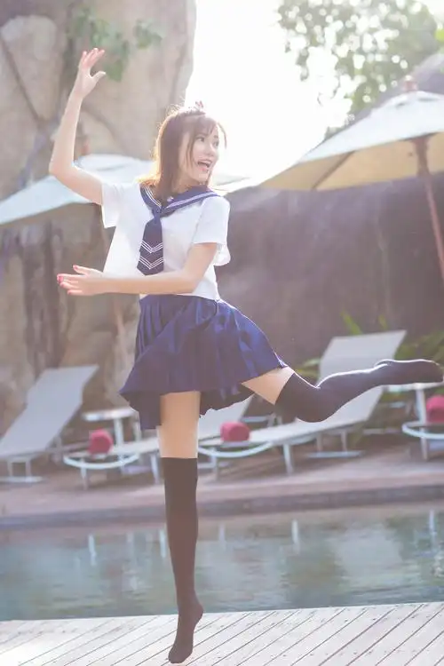 性感制服诱惑美腿丝袜黑丝校花