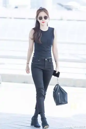 孙娜恩黑色紧身装好酷啊