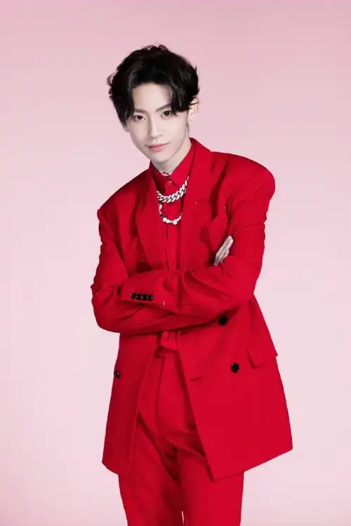 小鬼王琳凯超话#小鬼王琳凯跨界歌王#最近喜欢正色  那么小鬼王琳凯