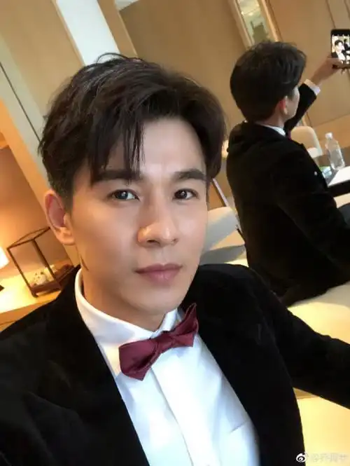 41岁乔振宇近照,隐藏了6年的演员老婆,原来是我们熟悉的她__凤凰网