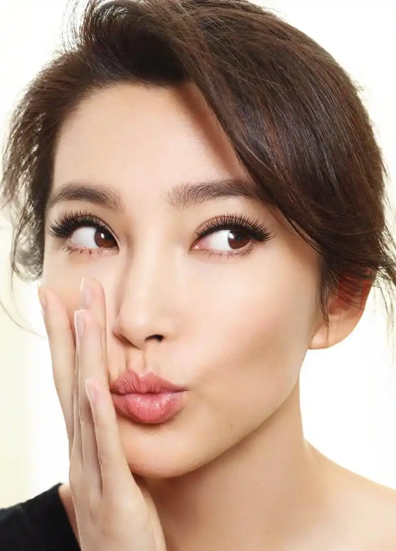 如今50岁的李冰冰,满满的都是成熟韵味!