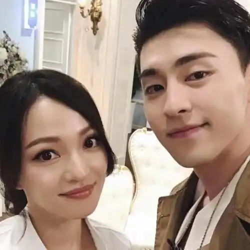 邓伦高调隔空示爱毫不在意姐弟恋网友你们相差了10岁啊