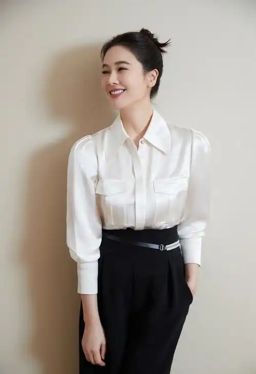 左小青时尚休闲(氧气美女左小青出席活动)(4)