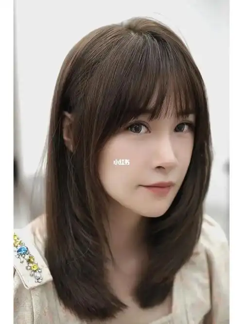 弧形烫简约的发型06能随意将一个人的气质改变~自然又好打理c字卷