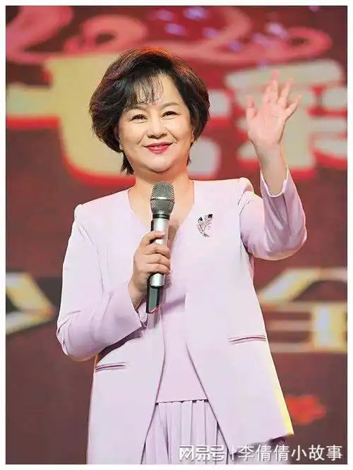 鞠萍:我这辈子最正确的决定,就是44岁带娃嫁给了一个平凡的丈|八卦|红