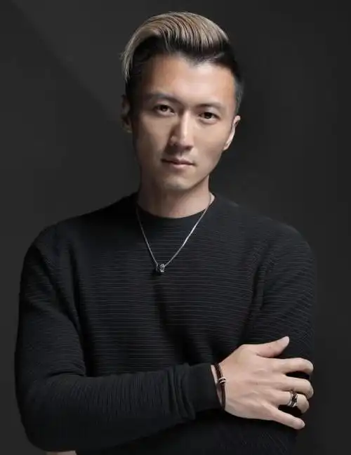 新的一年换发型,参考下谢霆锋的这几款,帅气有魅力!