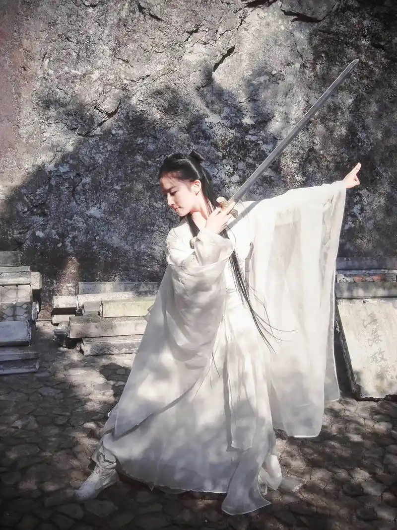 刘亦菲《神雕侠侣》罕见片场照,"神仙姐姐"果然名不虚传!