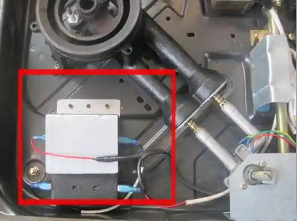 老板燃气灶换电池的地方在哪里?(老板燃气灶更换电池图解)