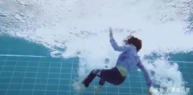 赵今麦拍落水戏,当她从水中出来那刻,凑近看到颜值,是我眼花了?