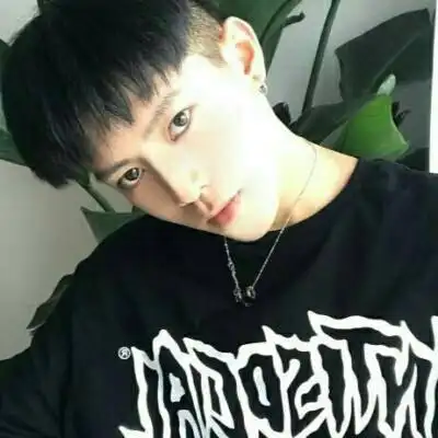 2019最新高清男生头像沉稳帅气 我要怎么邮寄一个拥抱给你