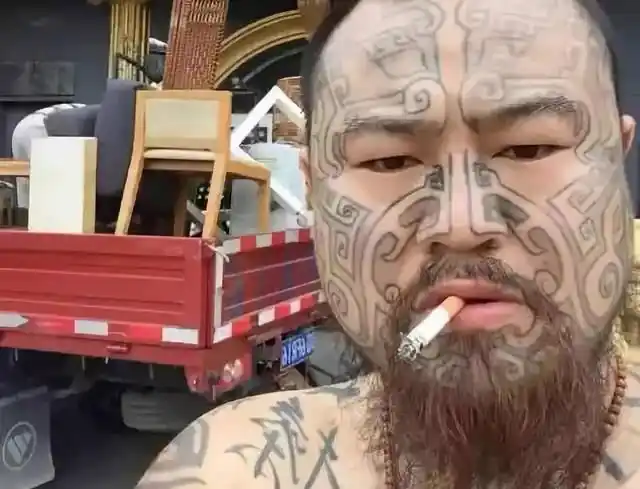 魔幻街头:中国狠人儿纹身考