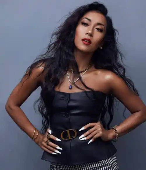 吉克隽逸素颜照曝光,"黑珍珠"原来不黑,五官精致肤色引热议_肌肤_成为