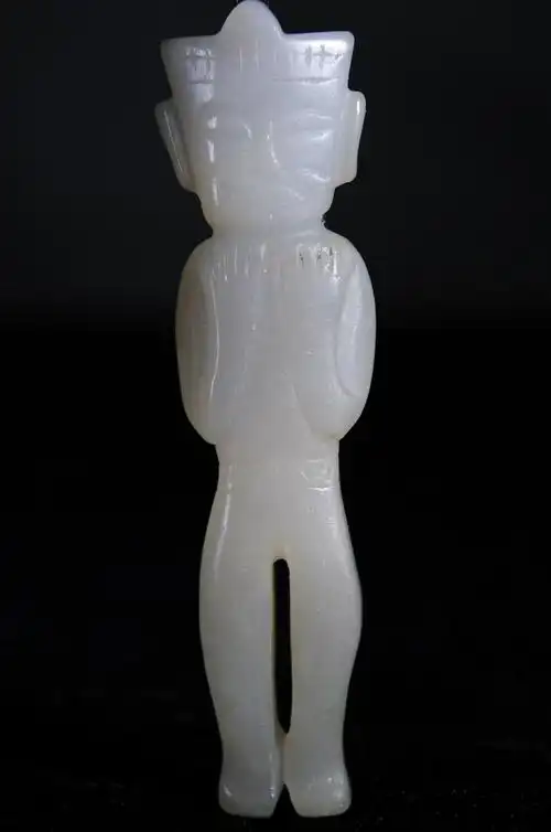 凌家滩文化玉人一对