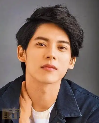 陈柏融帅气写真照