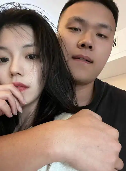 男朋友 #恋爱  就是我的头一点油从小就喜欢黑的胖的单眼皮的男人