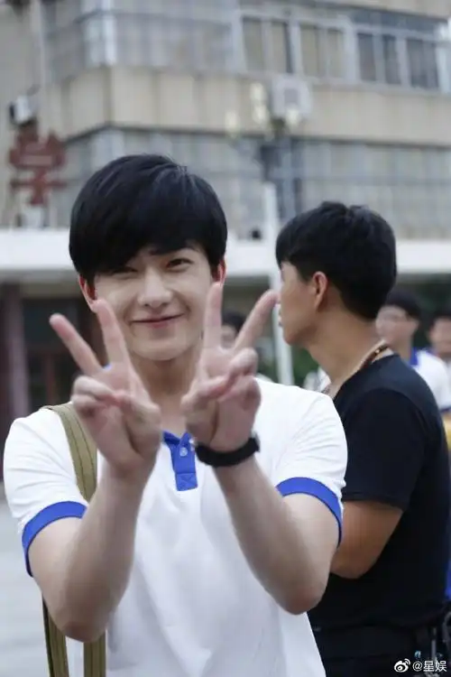 记忆中怦然心动的初恋脸#忘不了杨洋在电影《左耳》中饰演的许弋