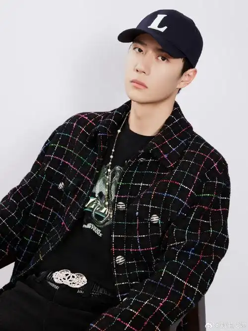 王一博换新棒球帽##王一博将帽子进行到底##王一博看到热烈街舞的