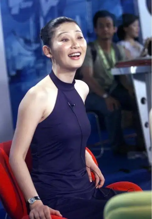 近期,娱乐圈再度掀起轩然大波,冯小刚和徐帆两位知名影视人物的爱情