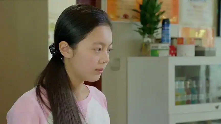 小别离:琴琴不记得自己生日,佳妮终于爆发了,自己一个人喝闷酒-影视综