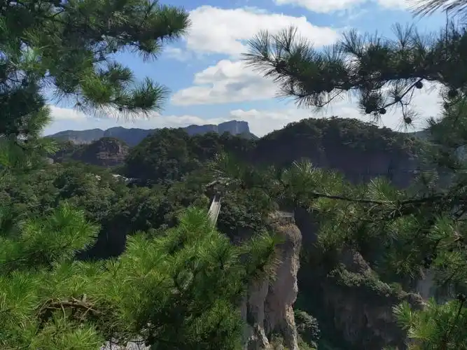 山青水秀好风光游山逛水看风景 #登上山顶看美景 #旅行vl - 抖音