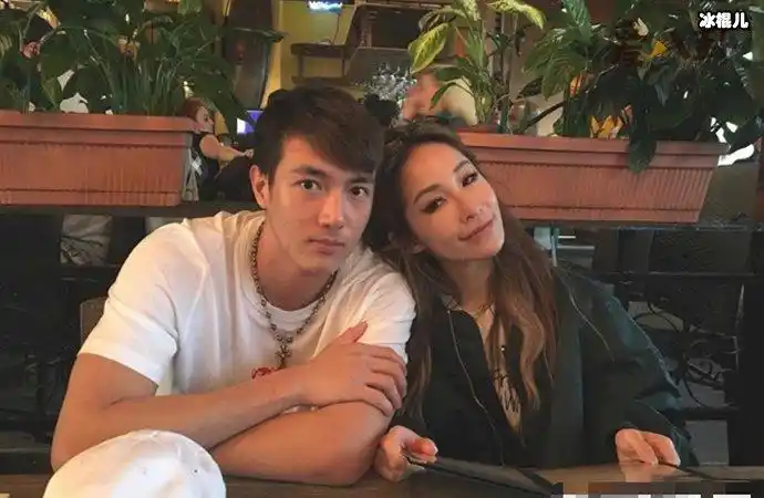 萧亚轩黄皓分手?两人之间发生了什么?