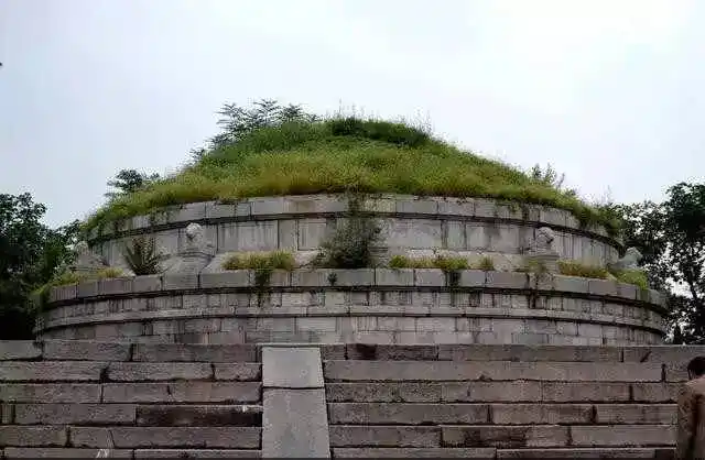 袁世凯墓藏惊天秘密死后仍做皇帝梦因伟人一句话才避免被捣毁