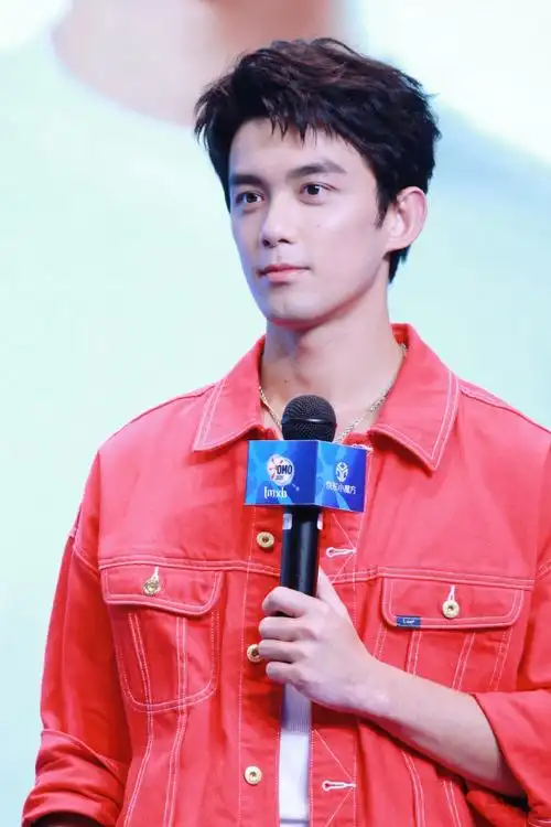 吴磊超话#和吴磊一起净享奥妙快洗#    偶遇一位吴磊粉丝三号@吴磊leo