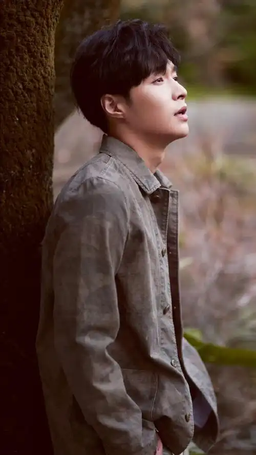 考古17年写真  每一张都好帅气,是阳光可爱的兴学长  @张艺兴