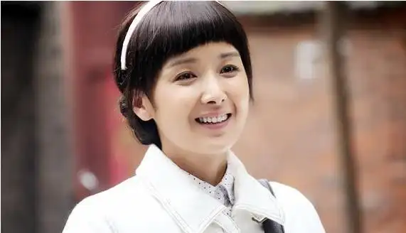 她是"年代剧一姐",如今在《少年派》中成交际花被称是邓半城!