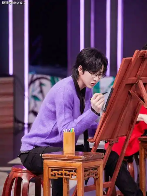 另外,从小作为留守儿童的刘宇宁,在22岁还未出道的时候,就曾经经历了