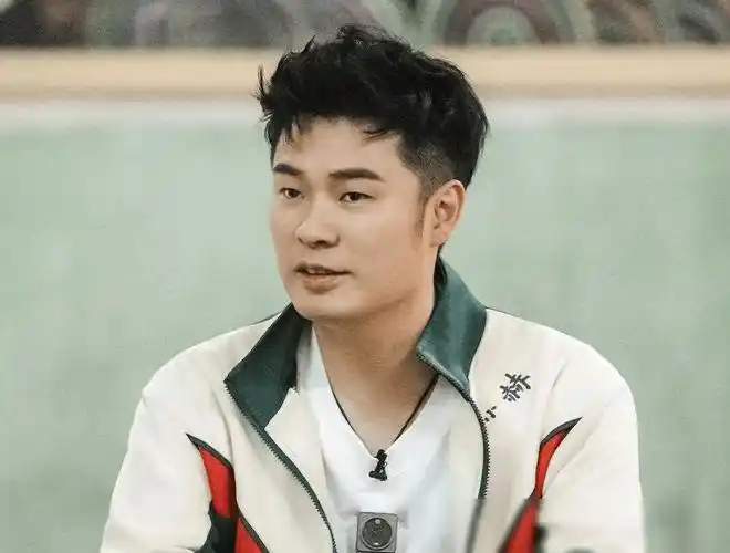 3位常驻不算啥,1位飞行嘉宾才是惊喜_黄渤_陈赫_张艺兴