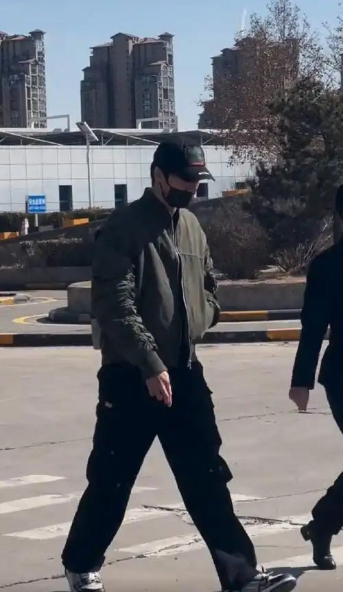 驾校偶遇刘耀文##网友驾校偶遇刘耀文