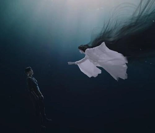 盗墓笔记西沙海底墓中到底是谁袭击了阿宁致使她精神恍惚