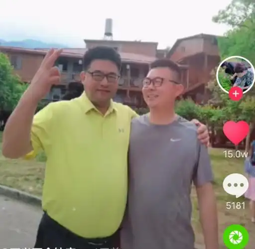 郭威如今是许家的宝贝,舅舅很欣赏他,教授姑姥姥更是高兴