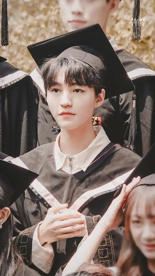 祝我们的少年王俊凯毕业快乐