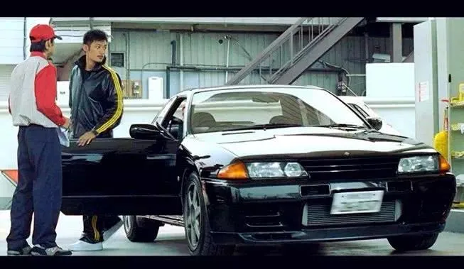 中里毅在剧中一局都没赢过,也多少让gtr的车迷有些不满.