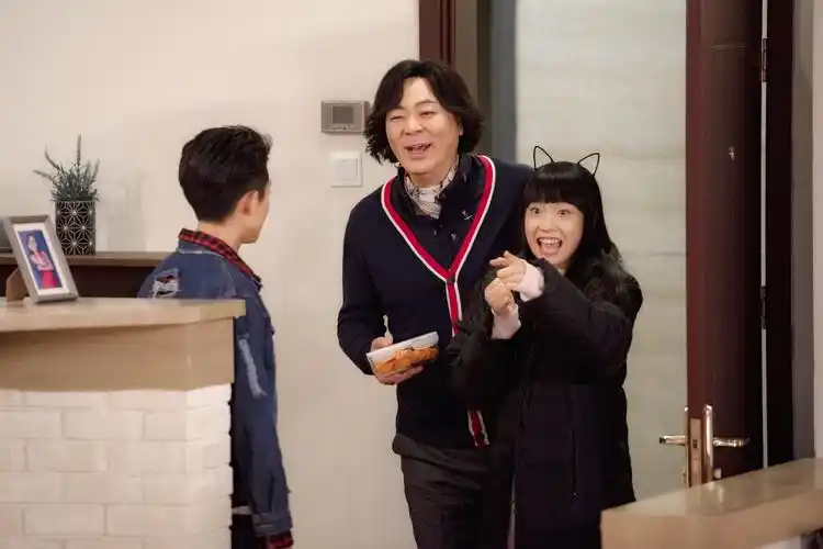 《家有儿女初长成》热播首周好评如潮 新型家庭关系引热议